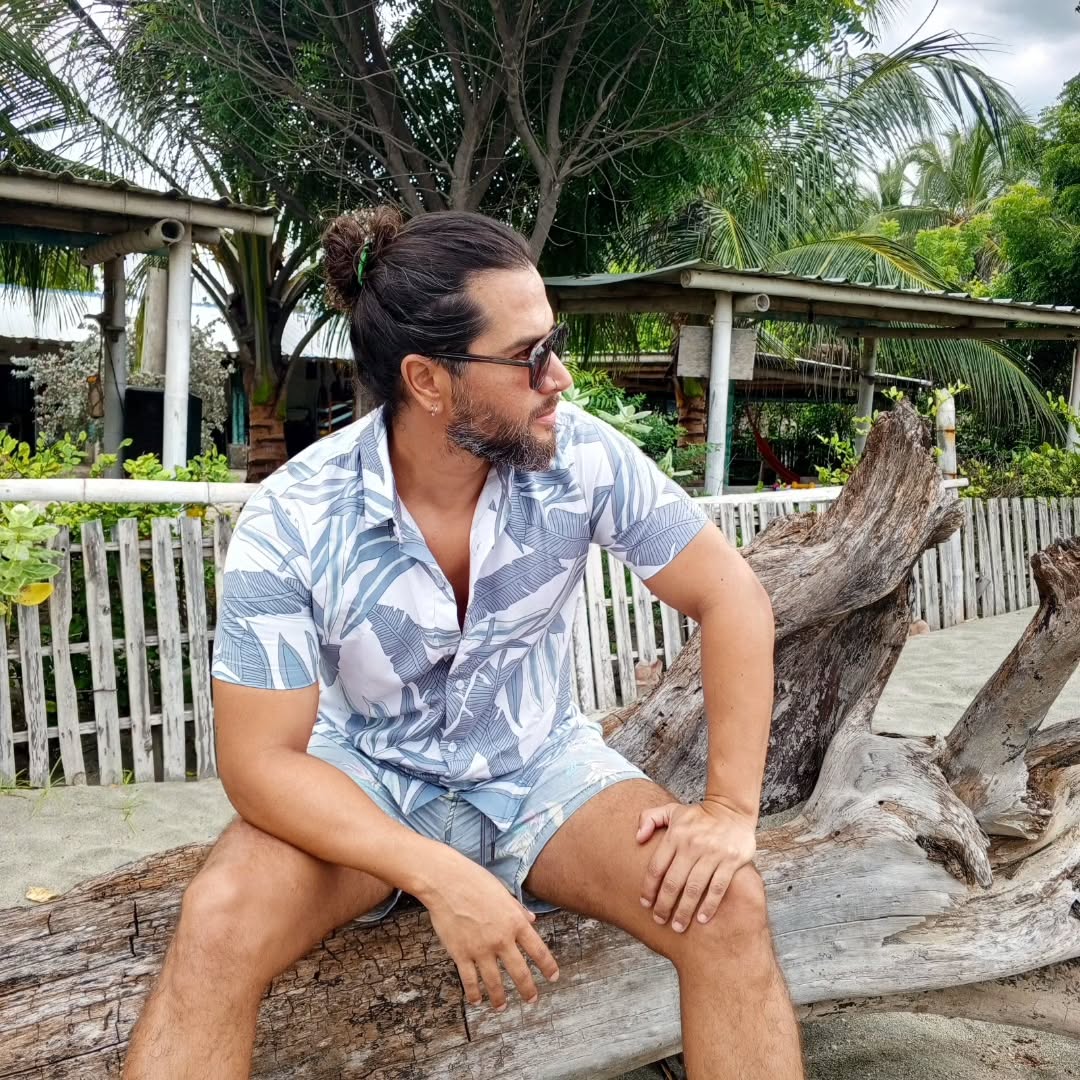 CAMISA DE HOMBRE MILOS AZUL CLARA